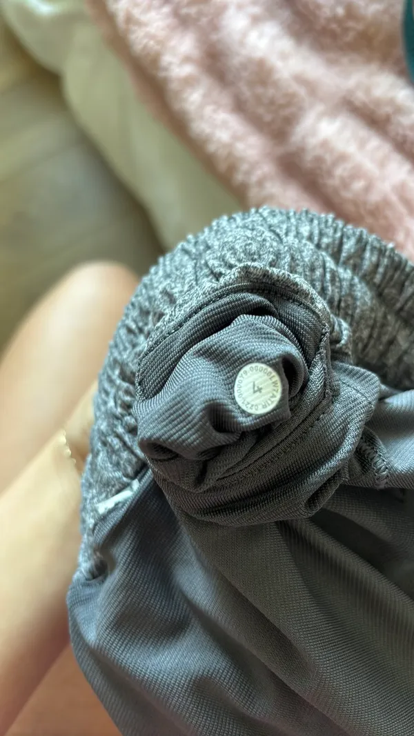 Lululemon Hot Hot Shorts 2.5" Low-Rise - Image 4