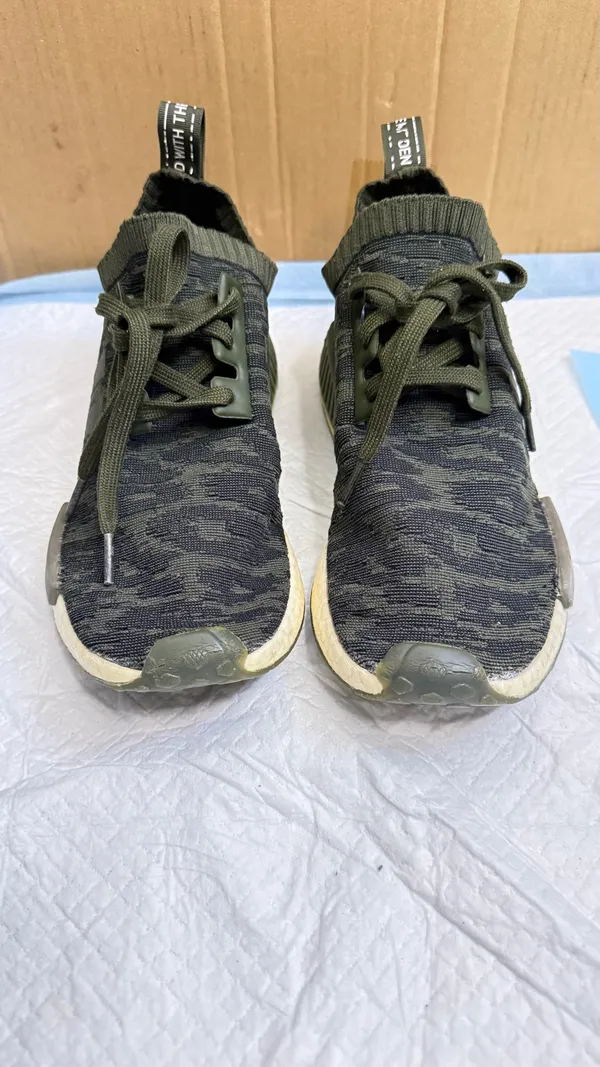 Men’s Adidas Sneakers Shoes Size 8.5 - Image 2