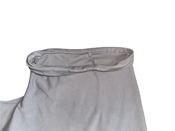 Alya Cuffed Sleeve V Neck T-Shirt - Image 3