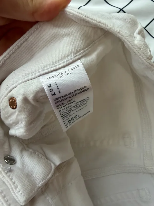 Woman’s White American Eagle Jean Shorts, Size 2, Next Level Stretch. - Image 5