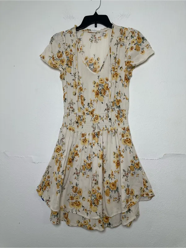 Love Crazy Women's M Cream Floral Smocked-Waist Mini Dress V-Neck/Ties Front - Image 2
