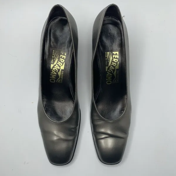 Vtg Salvatore Ferragamo 7.5 AAA Pumps Metallic Patent Leather Close‎ Toe Heels - Image 5