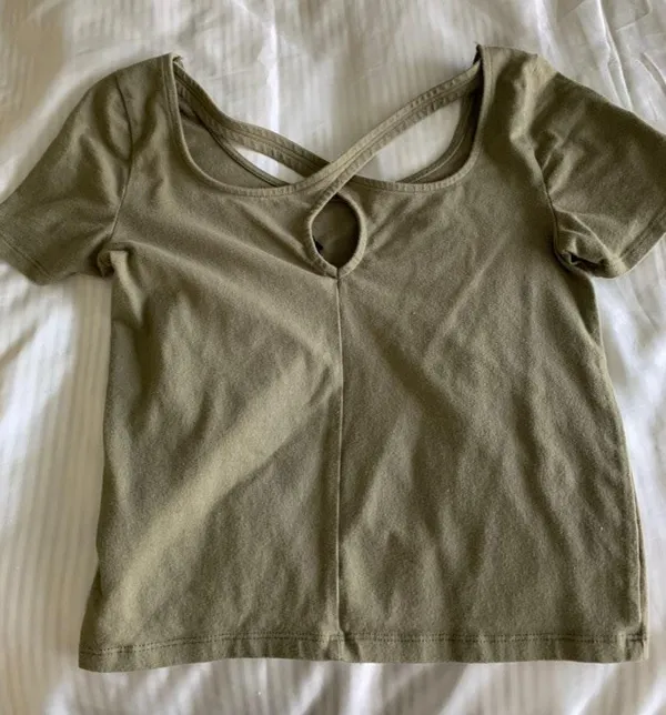 American Eagle Short Sleeve t - Image 2