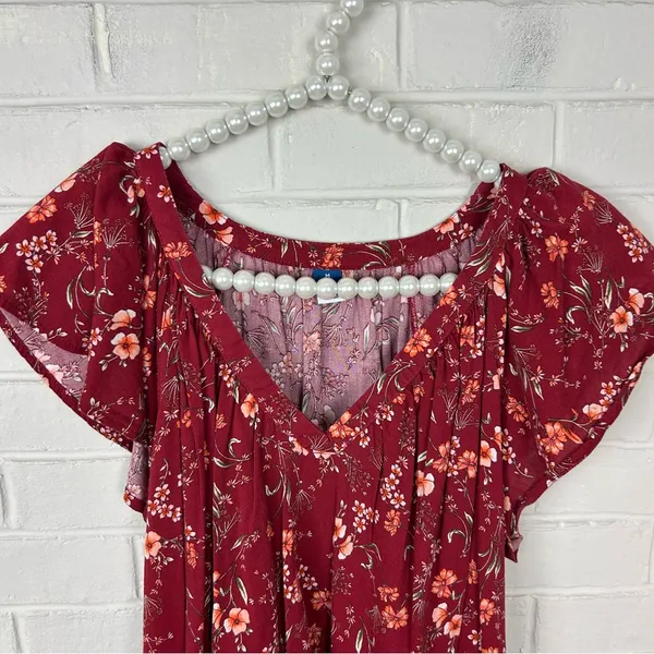 Old Navy Red Floral Short Sleeve Top Size M - Image 3