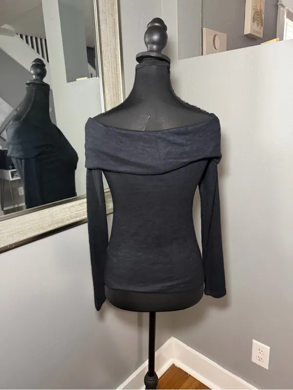 NWT Abercrombie & Fitch off shoulder cozy crossover soft A&F top grey small - Image 5