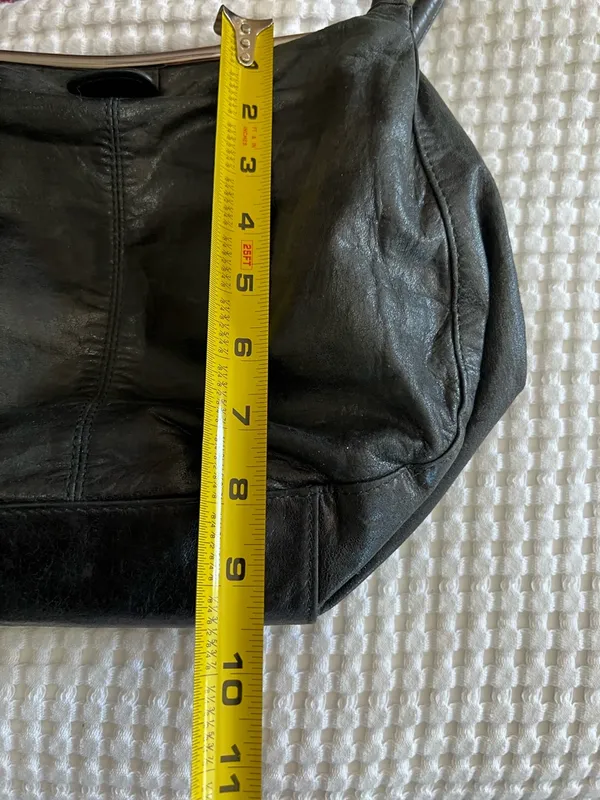 HOBO Black Leather Handbag Slouchy Soft Leather - Image 4