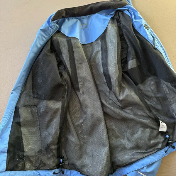 Asics Stormshelter Waterproof Windbreaker Jacket - Image 12
