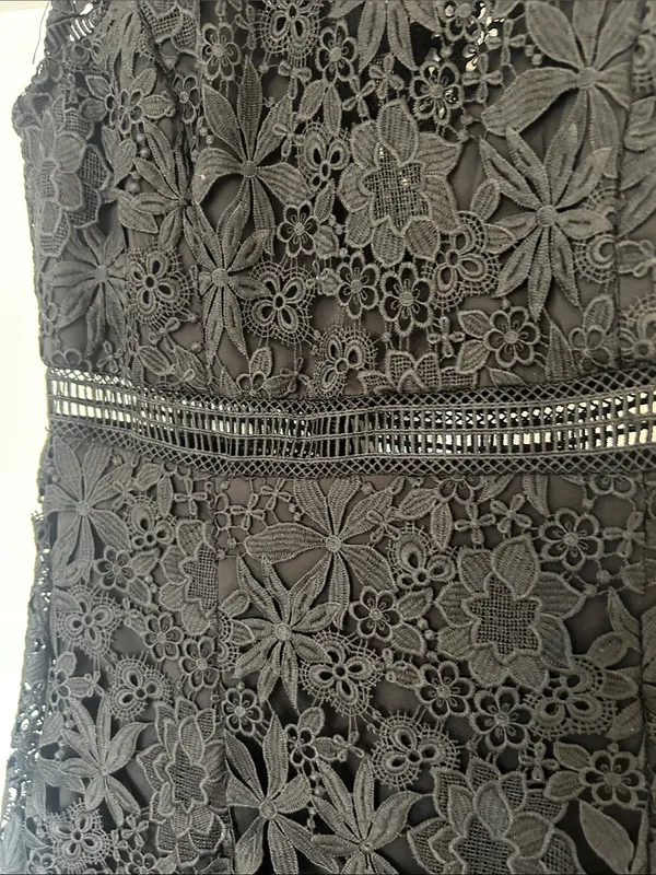 EUC Bardot Elise dress black lace US Size 6 / S - Image 3