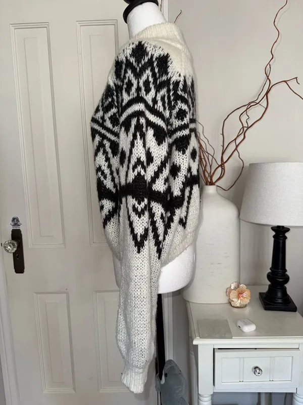 Hollister Fair Isle Mock-Neck Crop Knit Sweater - Image 2
