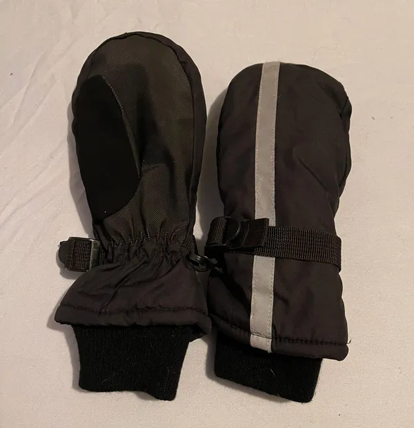 Winter Gloves  - Image 2