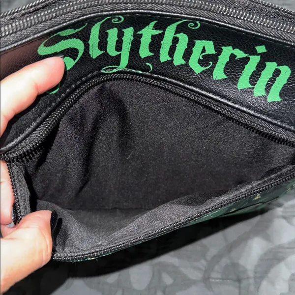 Loungefly Harry Potter Slytherin crossbody bag adjustable strap great condition - Image 6