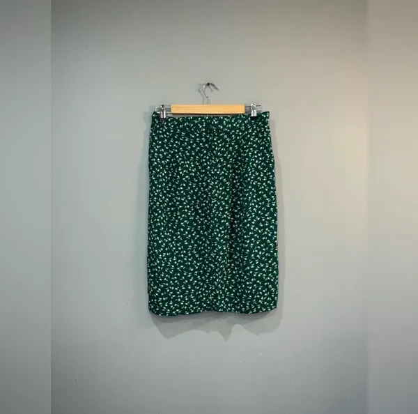 Green Vintage Floral Patterned Skirt Fits 4/6 EUC - Image 4