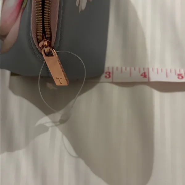 Ted Baker Mini Bag Perfect For Chargers/Cosmetics/ Anything You Want It To Be - Image 11