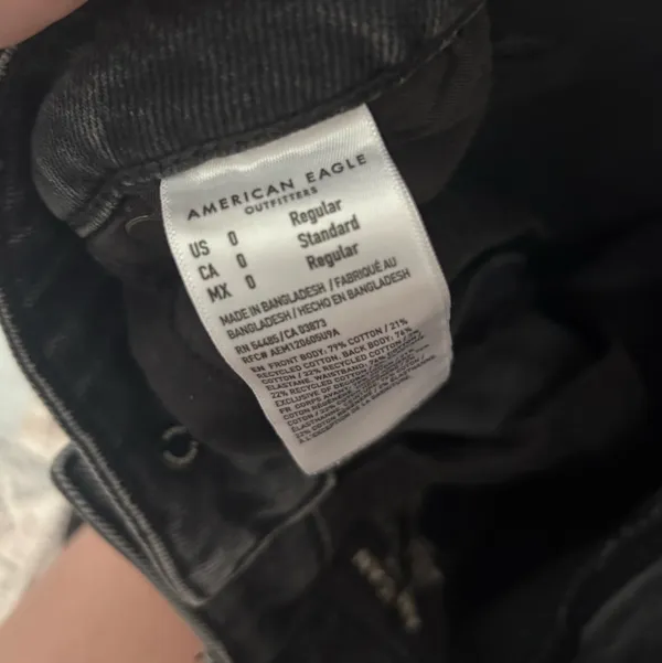 American Eagle Mom Jeans - Image 2