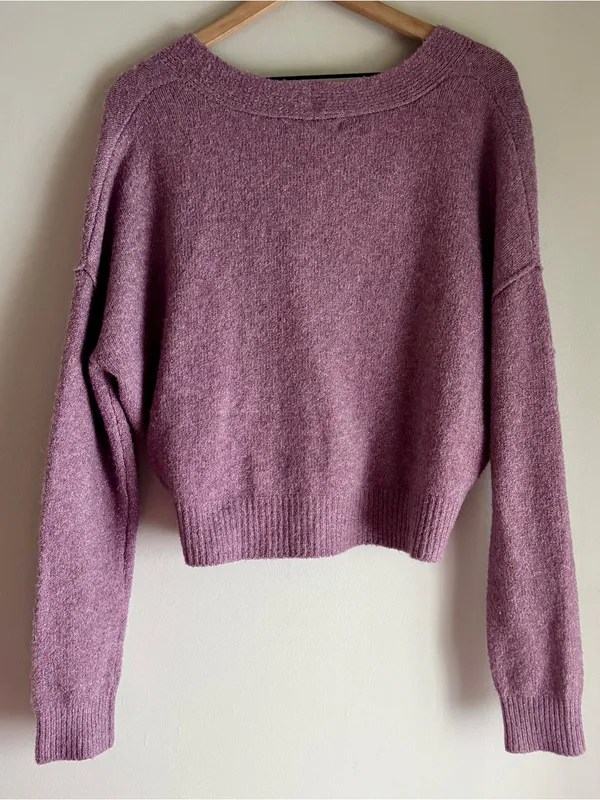 Love Tree Boutique Purple Long Sleeve Cardigan Cropped Sweater Size Large - Image 2
