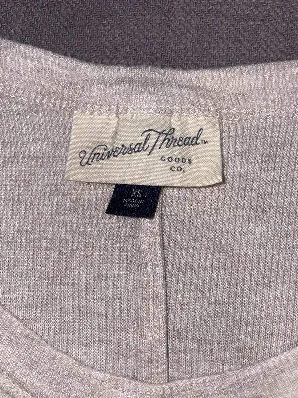 Universal Threads Shirt - Image 2