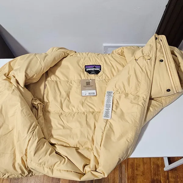 Patagonia Silent Down Jacket - Women's Size M - Beeswax Tan - 27935 - NWT - Image 8