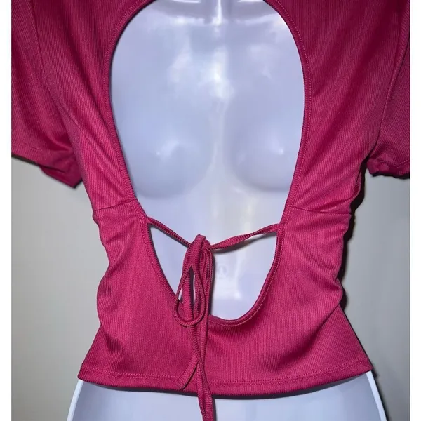 Women’s Pink Short Sleeve Baby Tee Crop Top Medium - Image 5