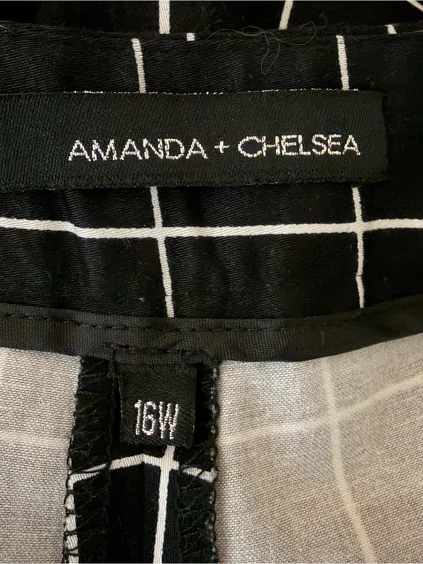 AMAMDA & CHELSEA Black & White Windowpane Grid Capris Pants Flat Front Size 16W - Image 4