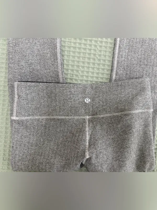 Lululemon Wunder Under leggings size 6‎ - Image 5
