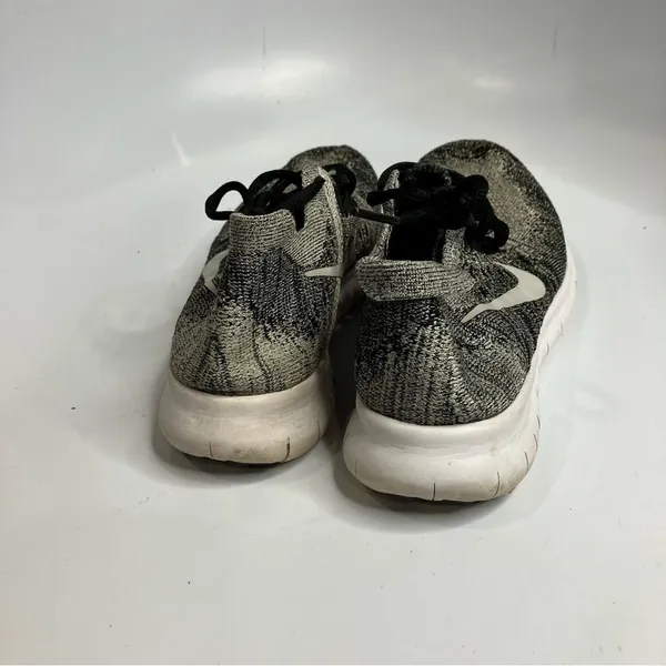Nike Freerun flyknit black & white size 6.5‎ - Image 4