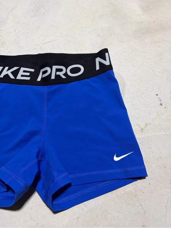 Nike Pro Women's Performance Shorts small - Image 2