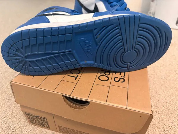 Nike Air Jordan - Image 4
