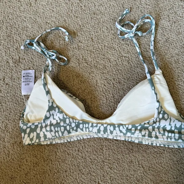NWOT L*Space Stone Step Daisy bikini top - Image 4