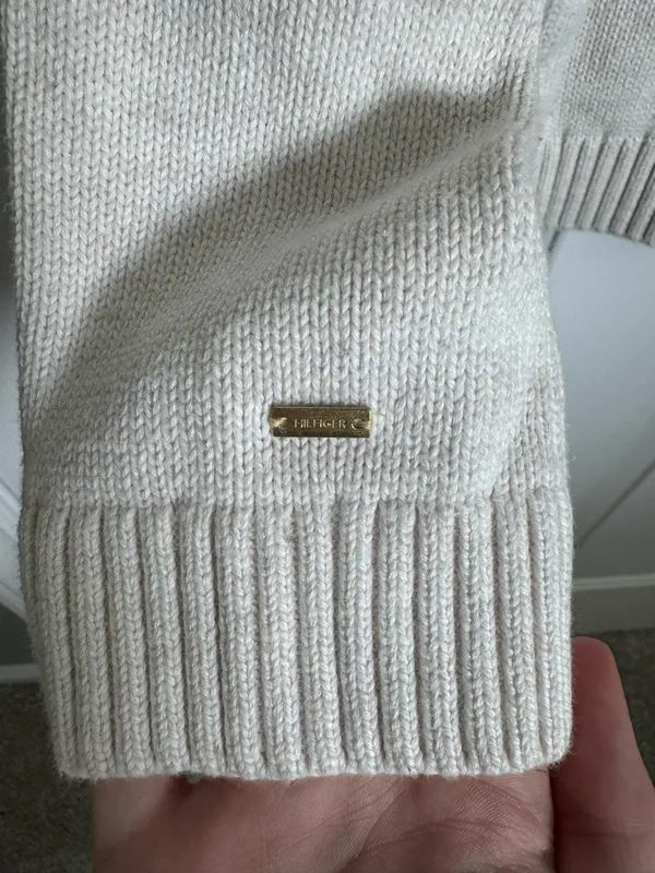 Tommy Hilfiger Cable Knit Sweater - Image 6