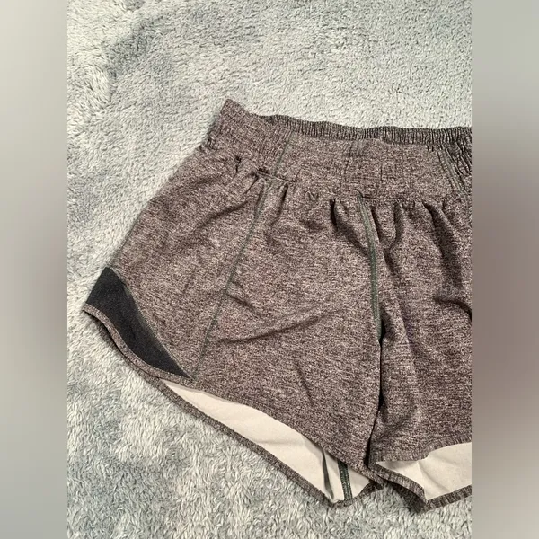 Lululemon athletica Hotty hot short long Heather Gray Athletic Shorts 4” size 6 - Image 2
