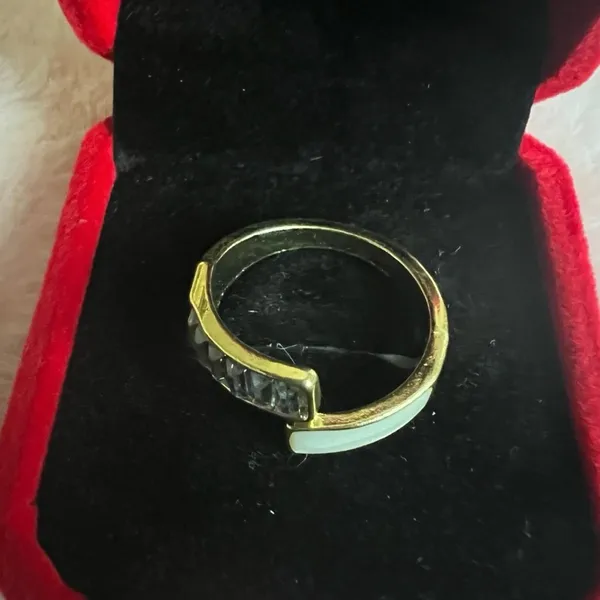 Gorgeous Golden Gemstone Adjustable Ring Size 7 - Image 3