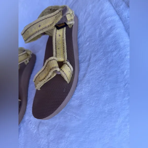 TEVA ORIGINAL UNIVERSAL MARESSA SANDALS WOMEN’s Size 7 Shoes light yellow - Image 5