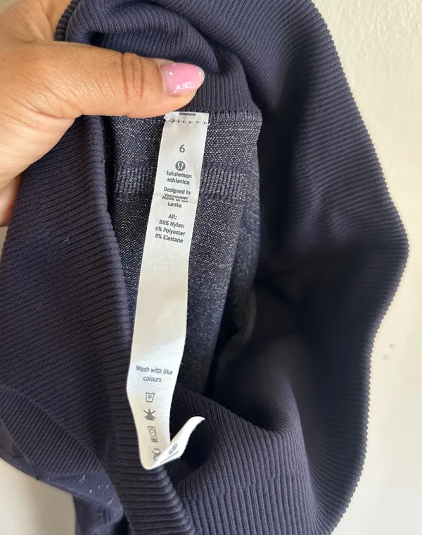 Lululemon Free to Flow 7/8 Leggings Navy Blue - Image 8