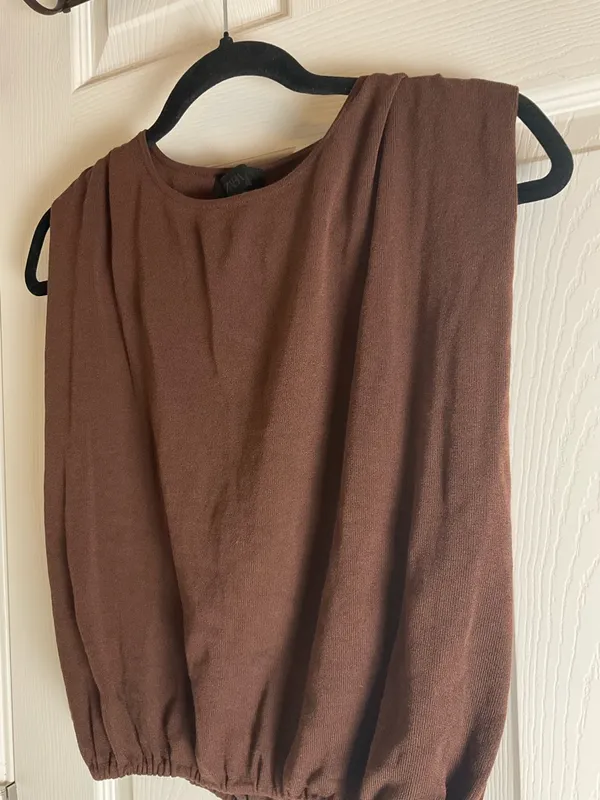 Zara Woman’s Brown Sleeveless Elastic-Hem Women's Top size Medium - Image 4