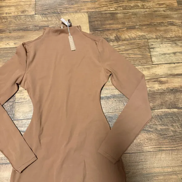 SKIMS All in One Long-Sleeve Mid Thigh Jumpsuit Onesie in Caramel new with tags - Image 2