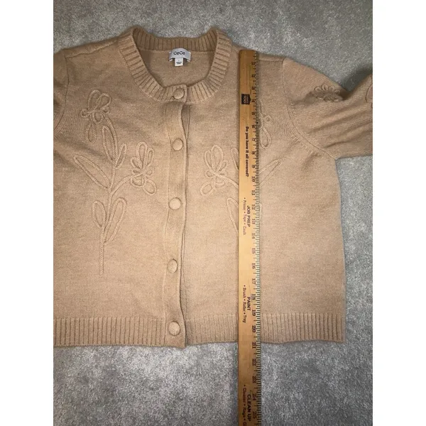 CeCe Flower Embroidered Cardigan‎ sandcastle beige large - Image 7