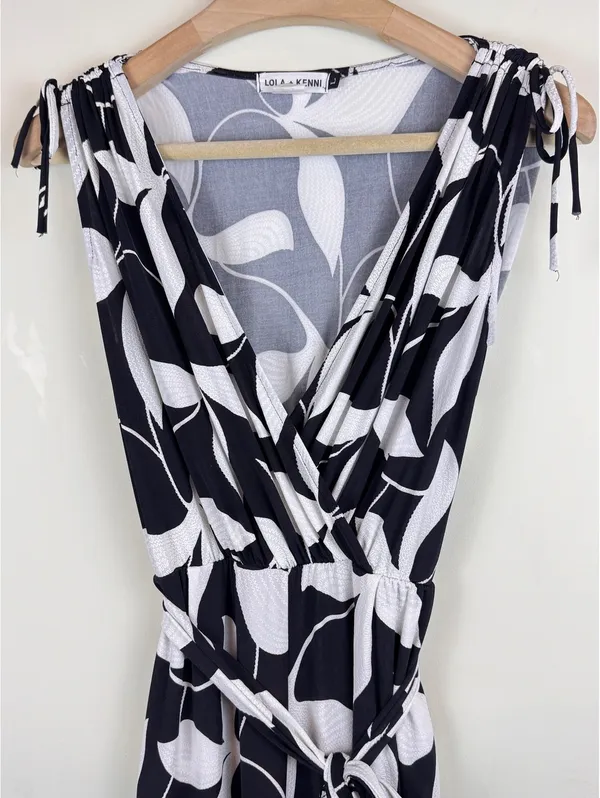 Lola + Kenni Black White Floral Wide Leg Wrap Jumpsuit Size L Belted Resort - Image 4