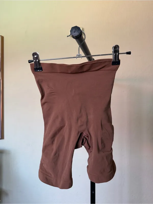 Skims Everyday Sculpt High Mid Thigh Short Jasper size L NWOT - Image 5