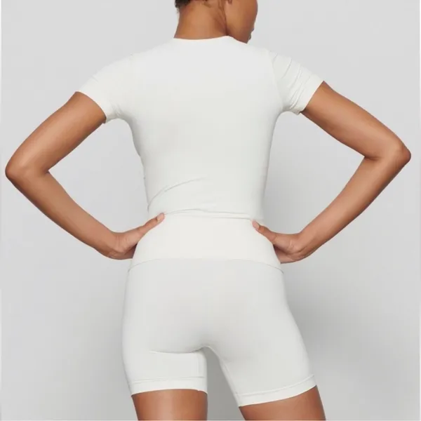 Nwt Skims (G14) Soft Smoothing Seamless T-Shirt In Marble Nwt Small - Image 4