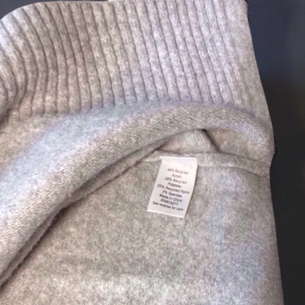 Nine West Light Gray V‑Neck Sweater – Size Large. Oversized fit - Image 6