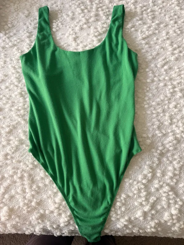 Princess Polly green bodysuit Size 8 - Image 3