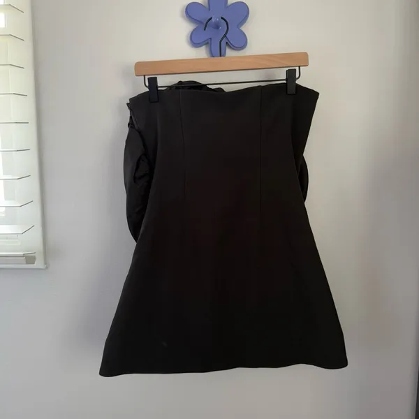 Amur 4 Legacy Rosette‎ Strapless Mini Dress Black - Image 3
