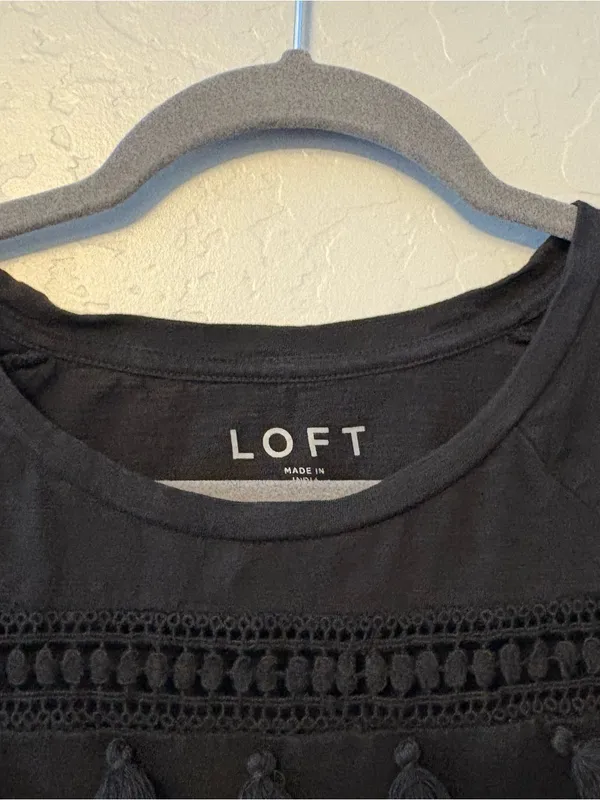 LOFT black short sleeve shirt with crochet and fringe tassel details size medium - Image 3