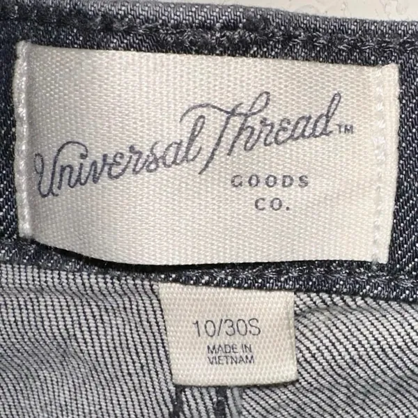 Universal Threads Vintage Straight Jeans Distressed Raw‎ Hem 10 Short - Image 4