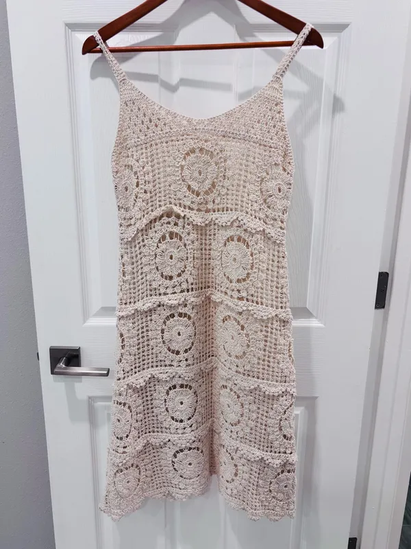 En Creme Crochet Spaghetti Strap Dress in Ivory‎ size Medium - Image 2