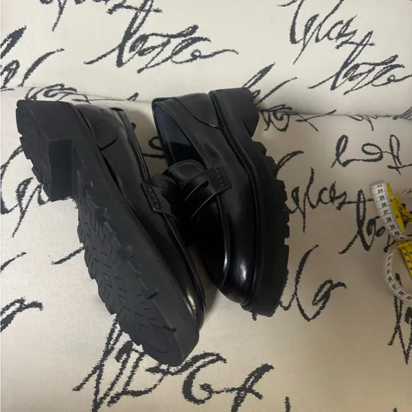 Gianni Bini Black Leather Slip-On Loafers #22 - Image 5