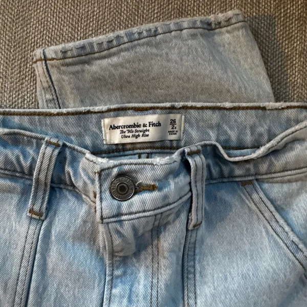 Abercrombie The 90’s Straight Ultra High Rise - Image 4