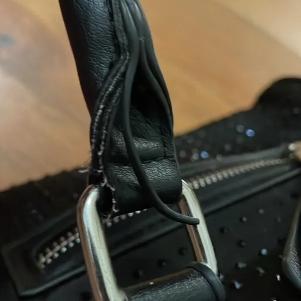 Madden NYC Black Crossbody Mini Bag - Image 7