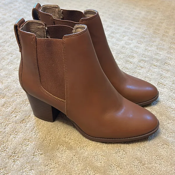 Pure Navy Weller Brown Faux Leather Booties, 9 NWOT - Image 2