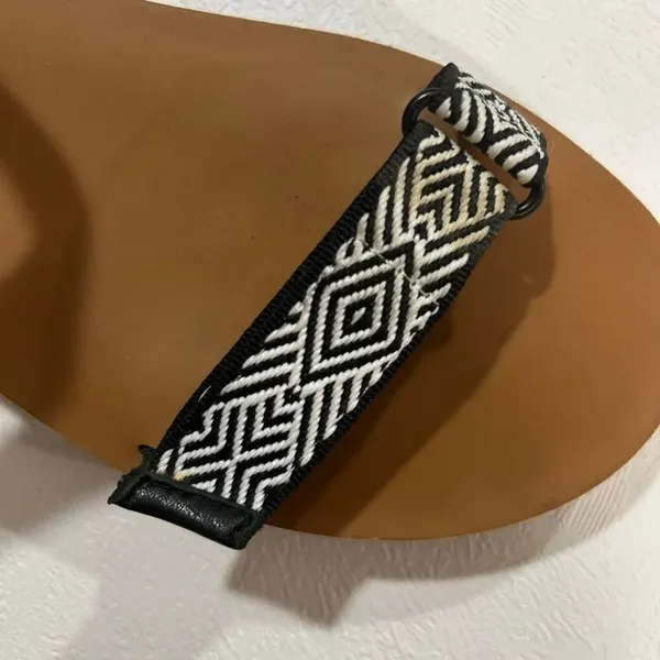 Madewell Black & White Geometric Strap Sandals Size 8.5 Boho Tribal Flat Sandals - Image 6